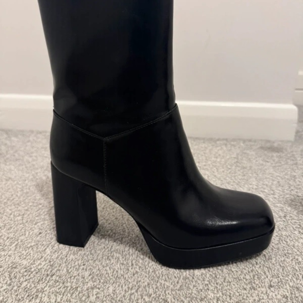 Pull&Bear Sleek Black High-Heeled Boots
